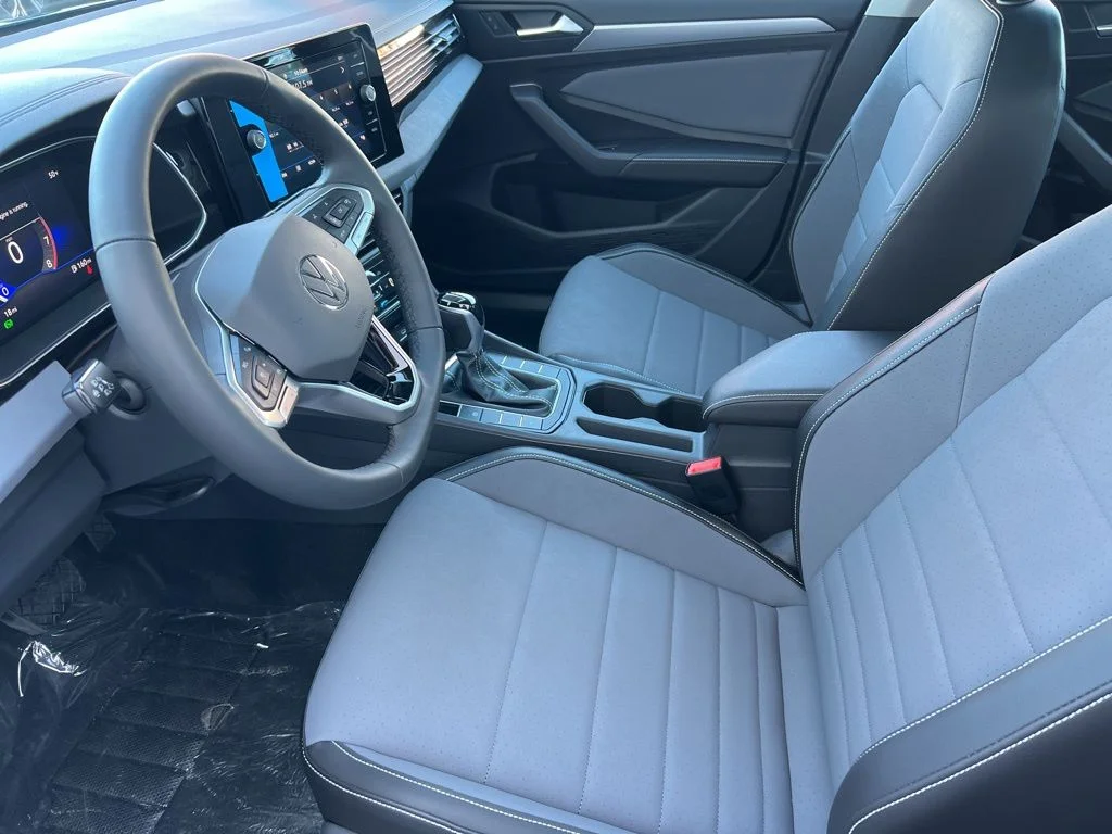 New 2026 Blue Volkswagen 1.5T SE image 9