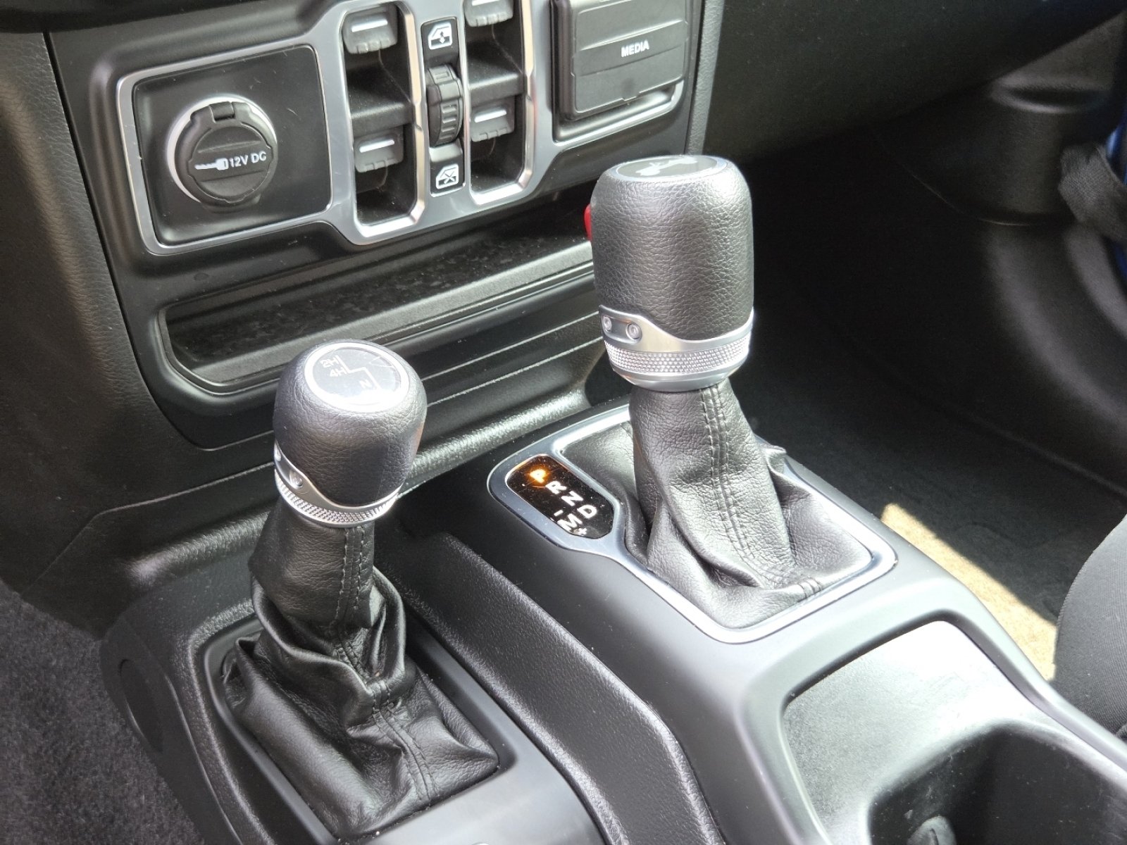 Used 2021 Blue Pearl Jeep Unlimited Sport S image 33