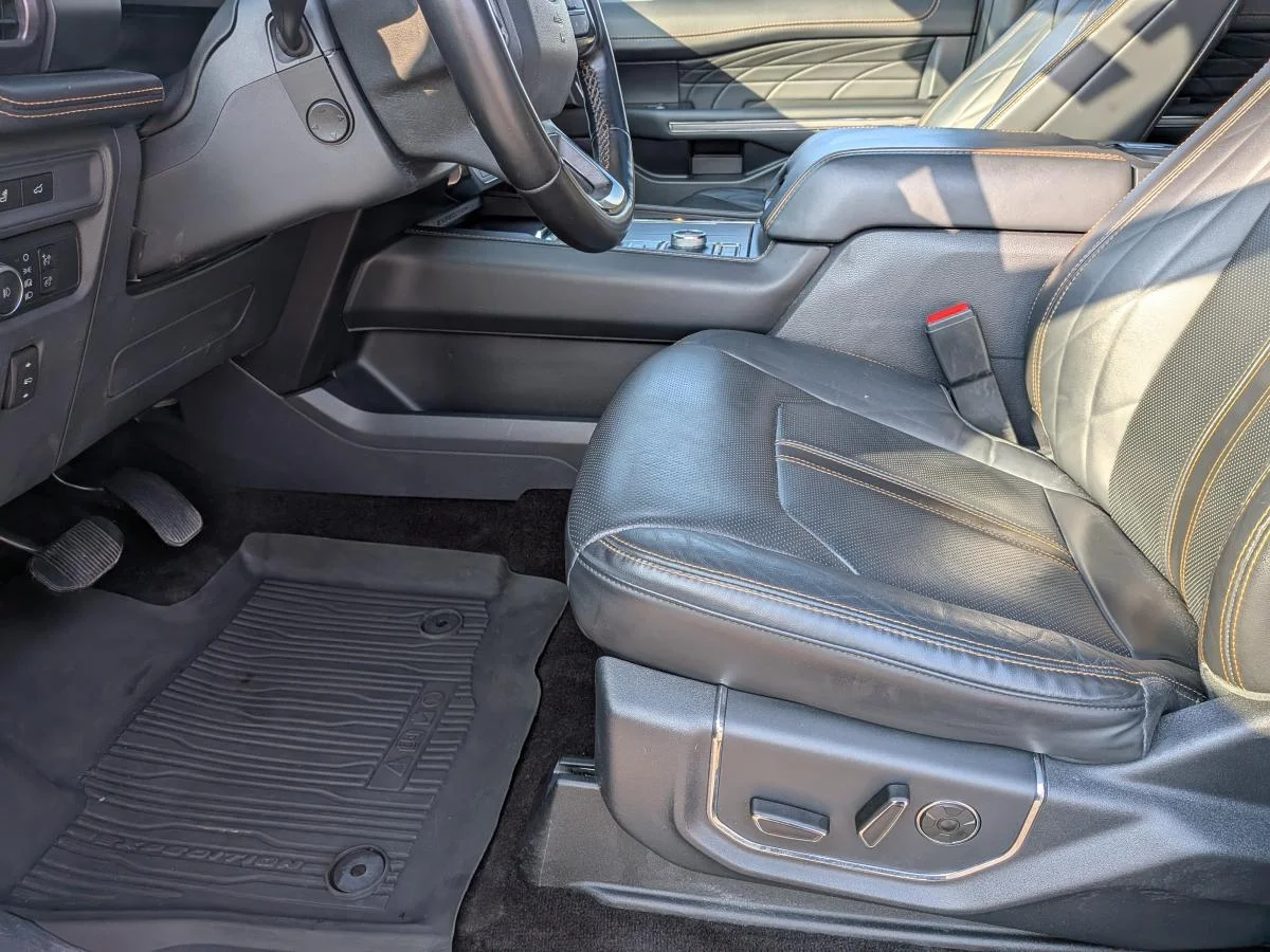 Used 2022 Blue Ford Platinum Max image 16