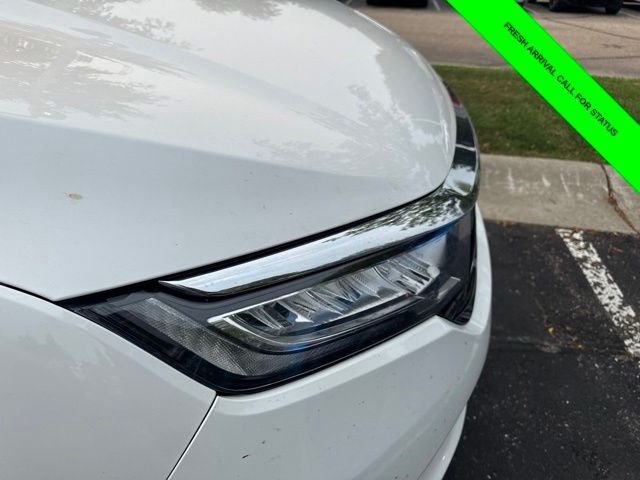 Certified Used 2023 Platinum White Pearl Honda Elite image 4