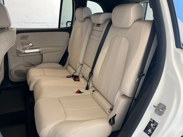 Used 2025 Polar White Mercedes-Benz 300 image 41