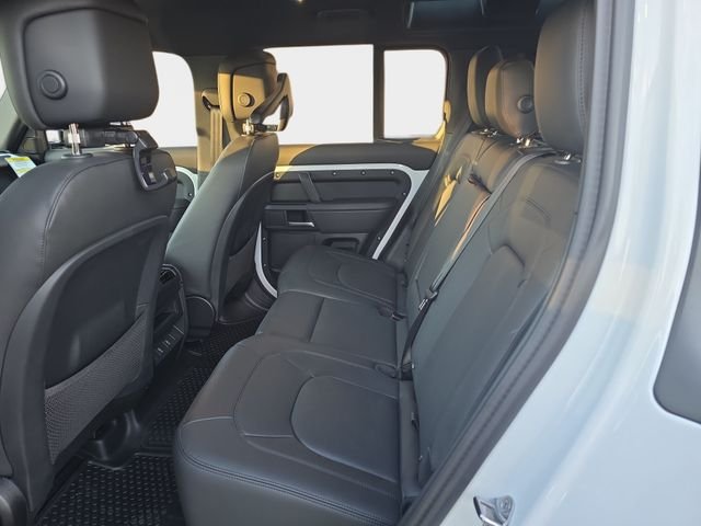 New 2026 Fuji White Land Rover X-Dynamic SE image 11