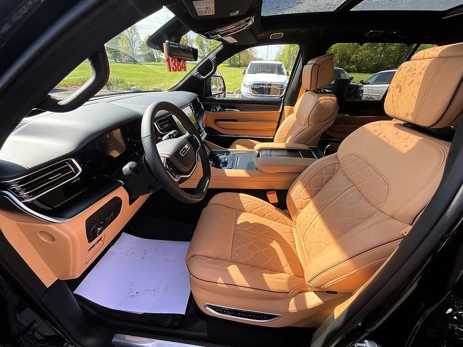 New 2026 High Gloss Black Jeep Summit Reserve image 17