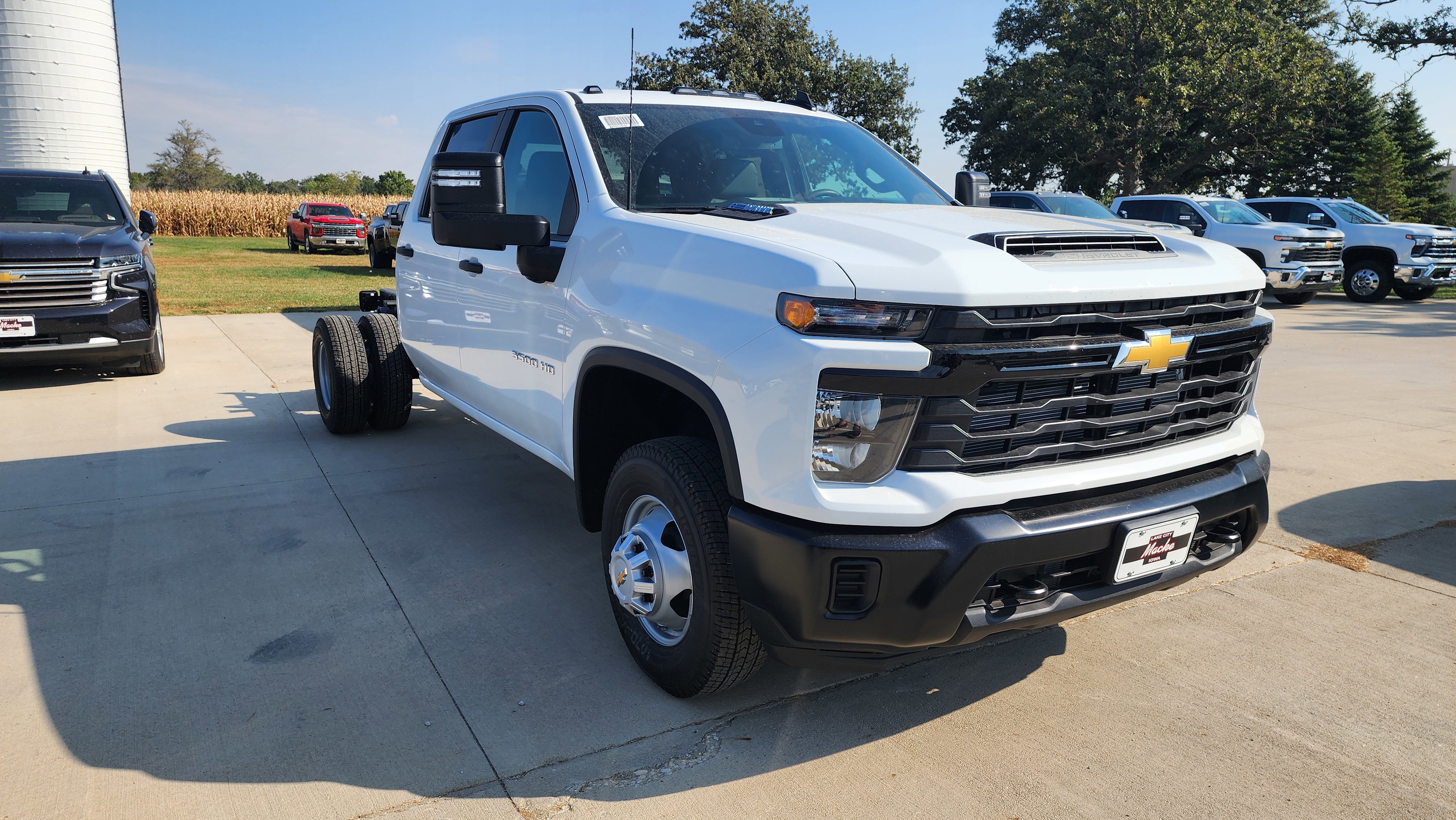 New 2026 Summit White Chevrolet Work Truck image 3