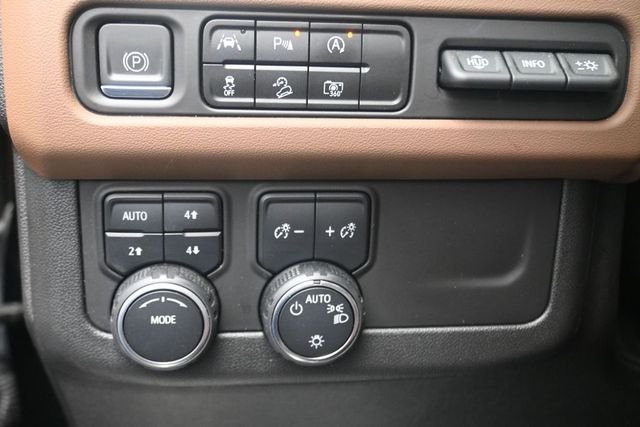 Used 2023 Black Chevrolet High Country image 14