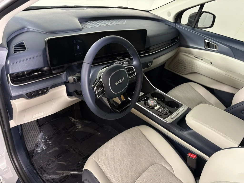 New 2026 Ceramic Silver Kia EX image 17