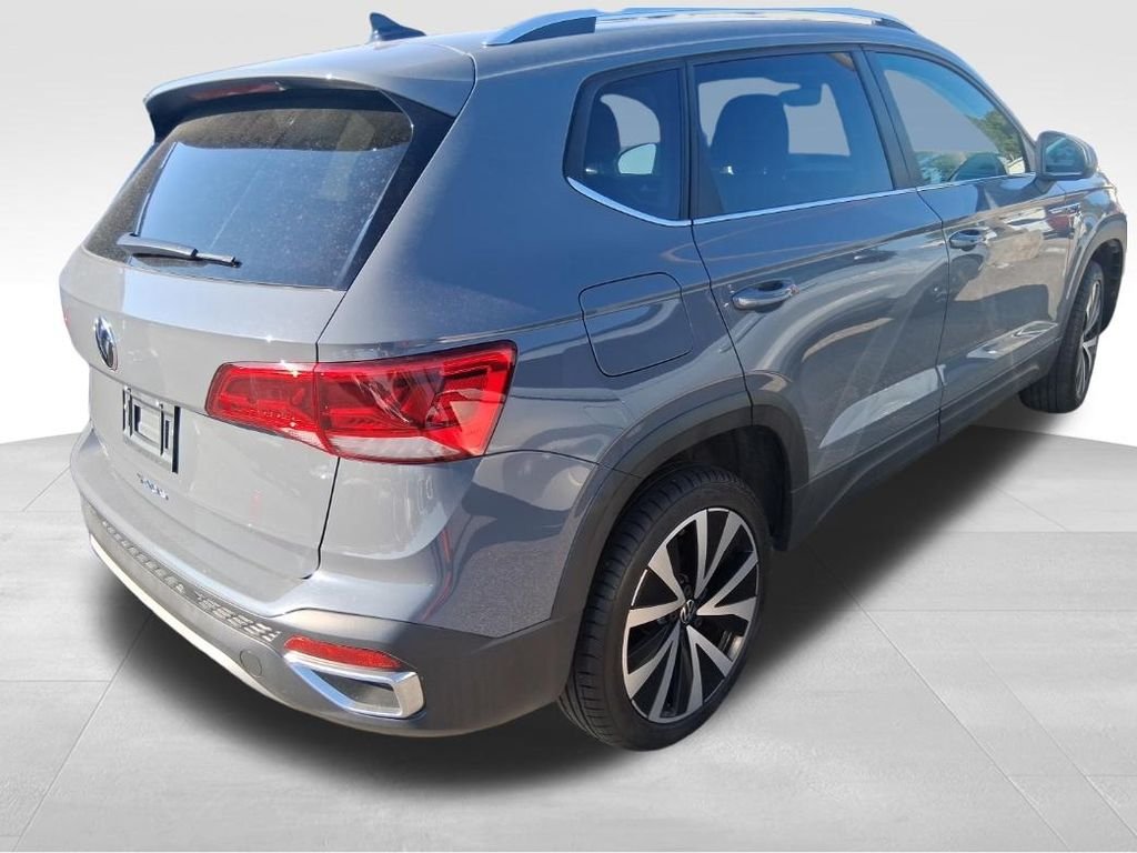Used 2023 Gray Volkswagen 1.5T SE image 3