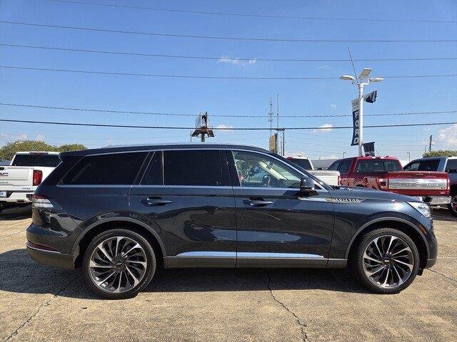 Used 2023 Flight Blue Metallic Clearcoat Lincoln Reserve image 6