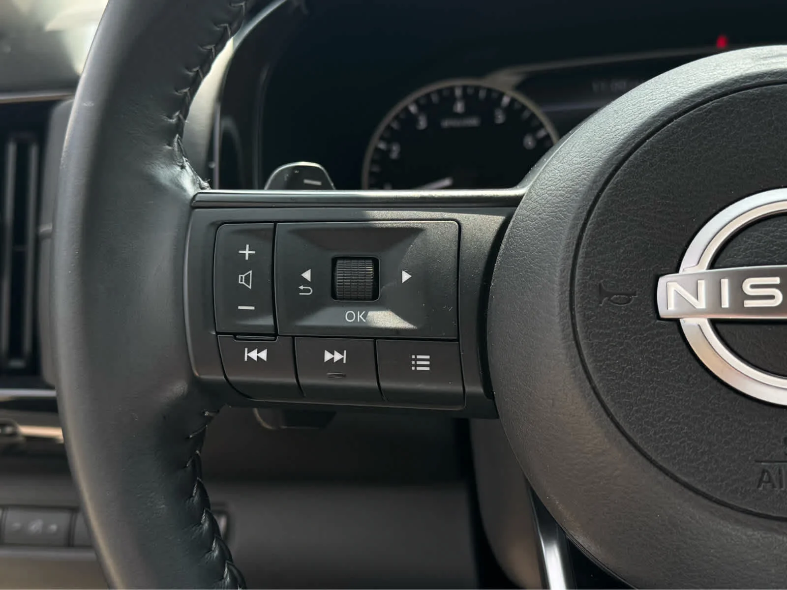 Used 2024 Super Black Nissan SV image 23