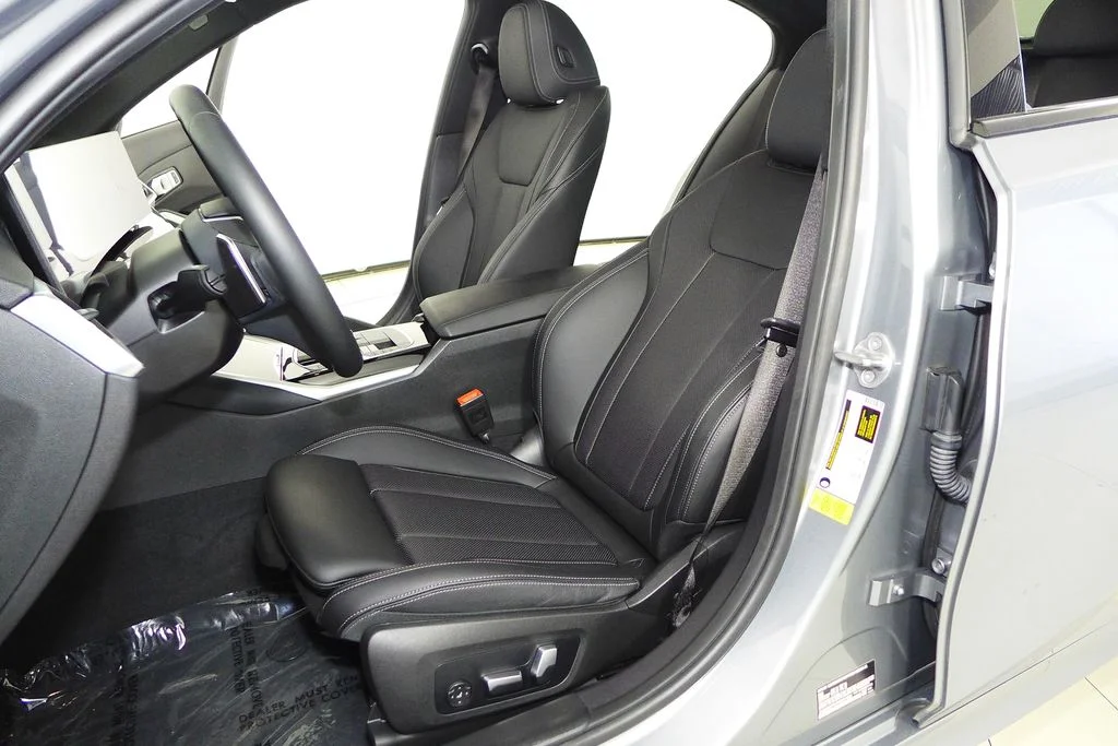 Used 2023 Gray BMW 330i image 22