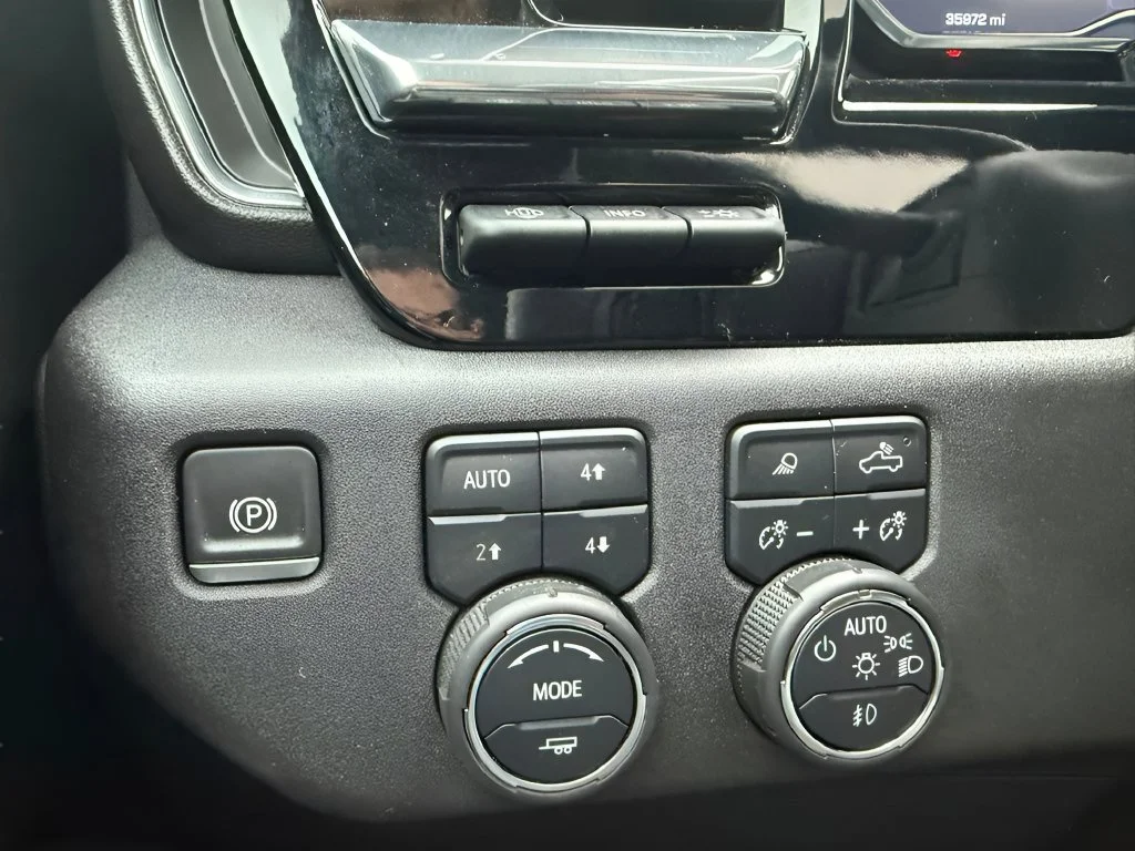 Used 2025 Black Chevrolet High Country image 14