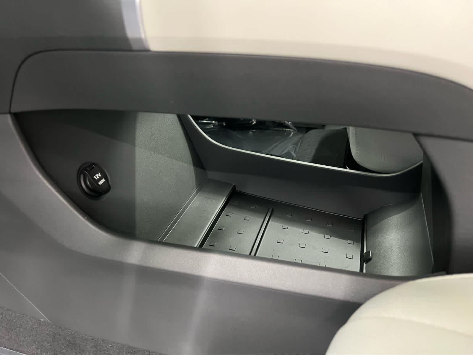 New 2026 Serenity White Hyundai SE image 19