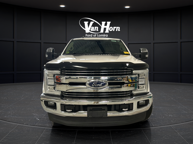 Used 2019 White Platinum Clearcoat Metallic Ford Lariat image 2