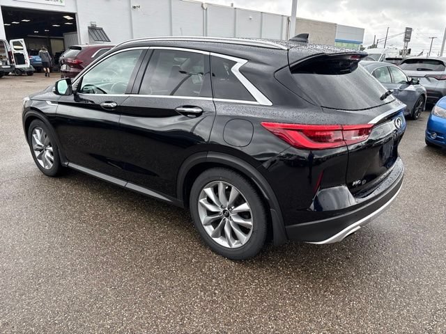 Used 2020 Black INFINITI LUXE AWD image 4