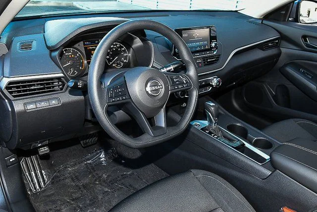 2025 Nissan Altima S - Photo 15