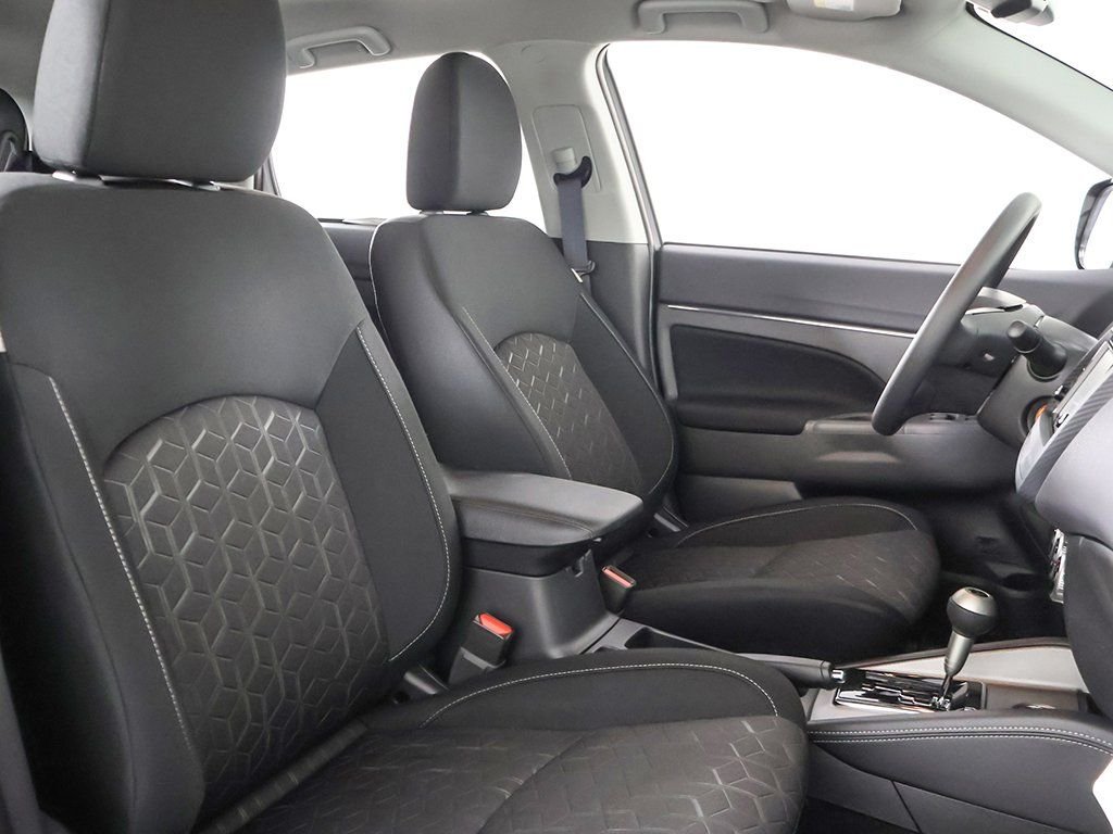 2025 Mitsubishi Outlander Sport ES - Photo 24