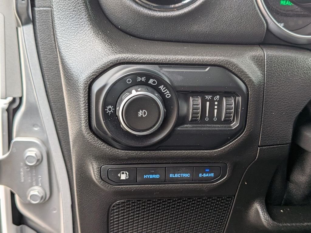 Used 2021 Silver Jeep Unlimited Sahara 4xe image 17