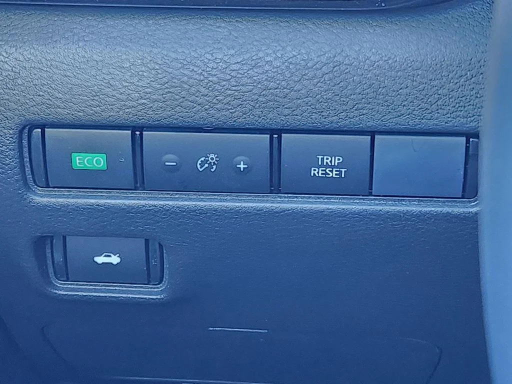 2025 Nissan Sentra SR - Photo 22