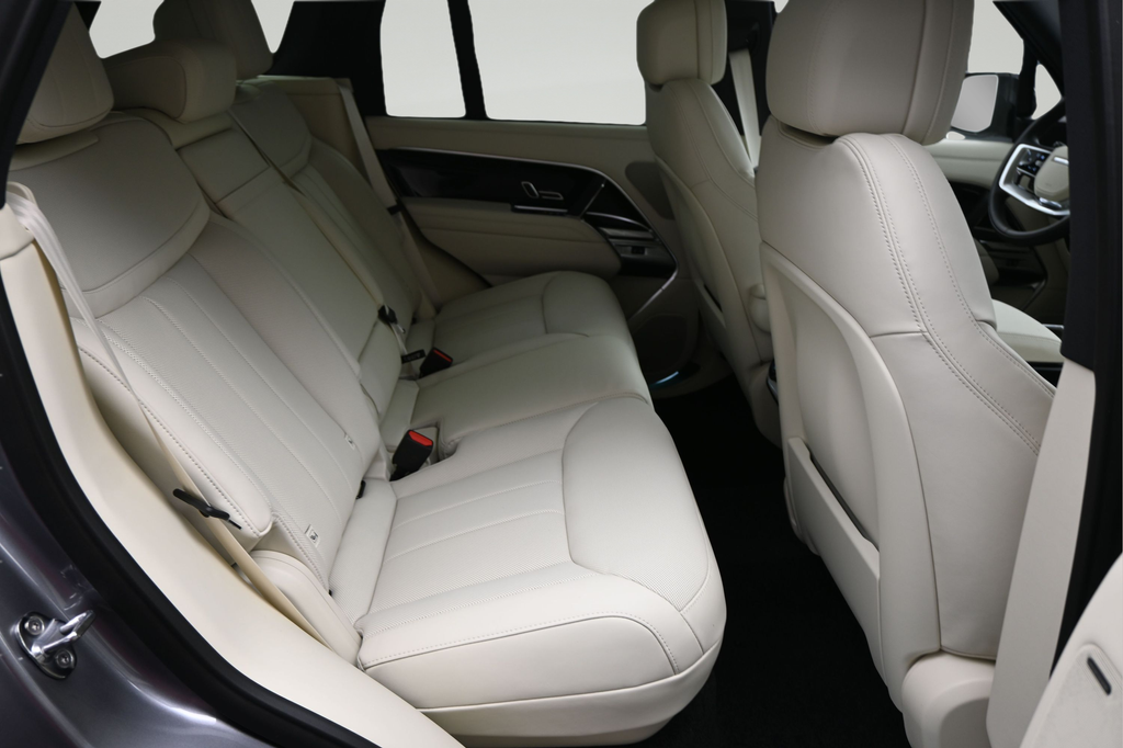 New 2026 Eiger Grey LAND ROVER SE image 8
