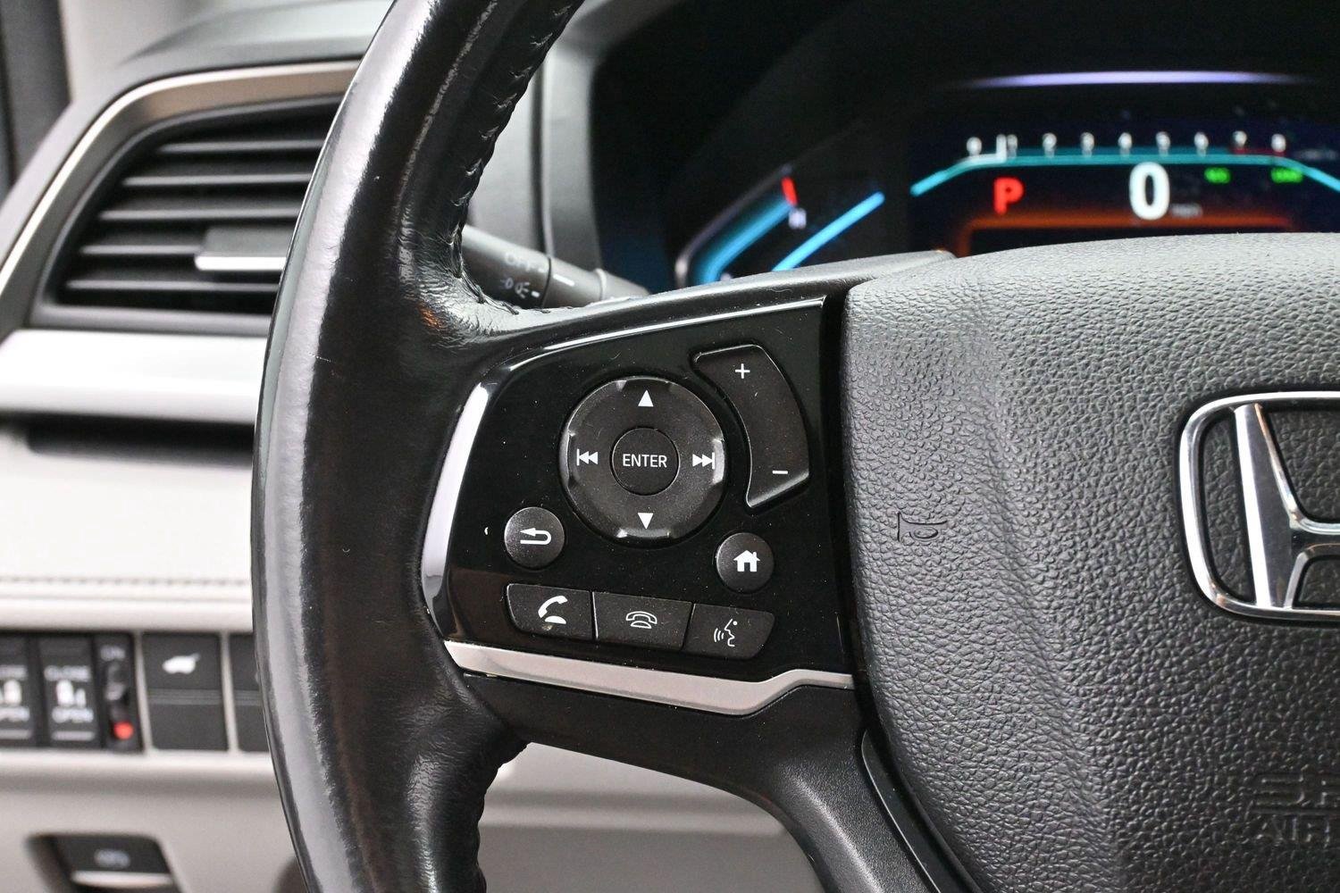 Used 2018 Blue Honda EX-L image 17