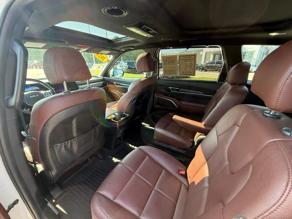 Used 2024 White Kia SX image 22