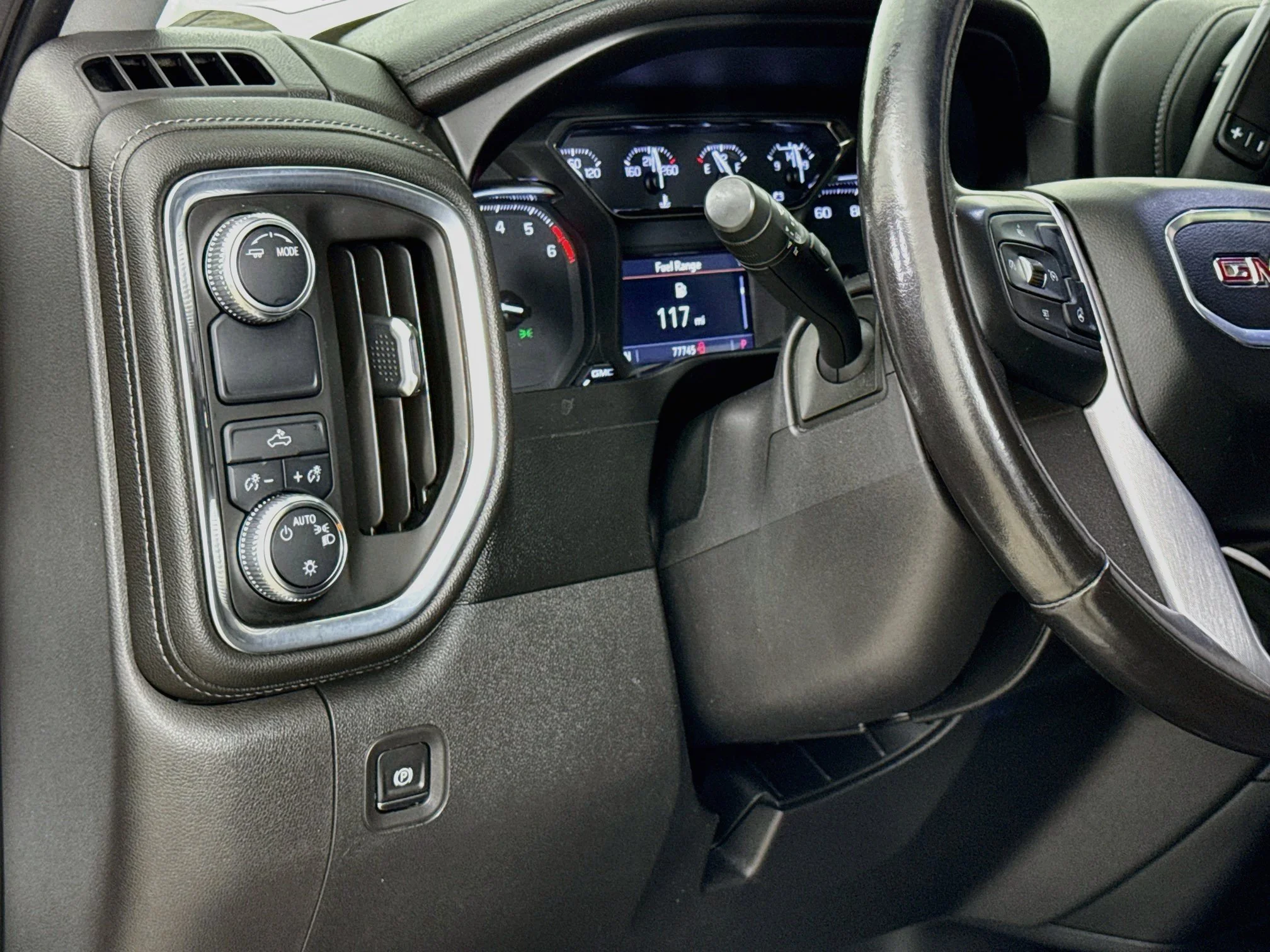 Used 2021 SUMMIT WHITE GMC SLE image 12