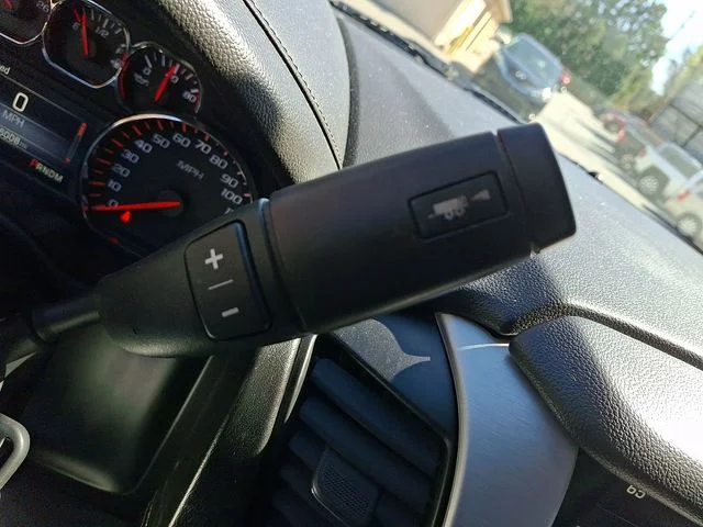 Used 2015 White GMC SLE image 18