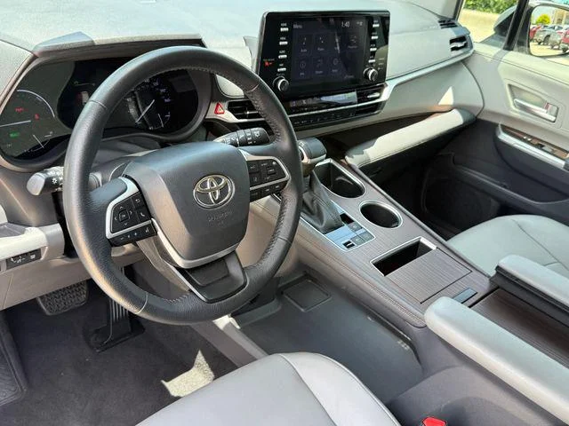 Certified Used 2022 Silver Toyota XLE image 38