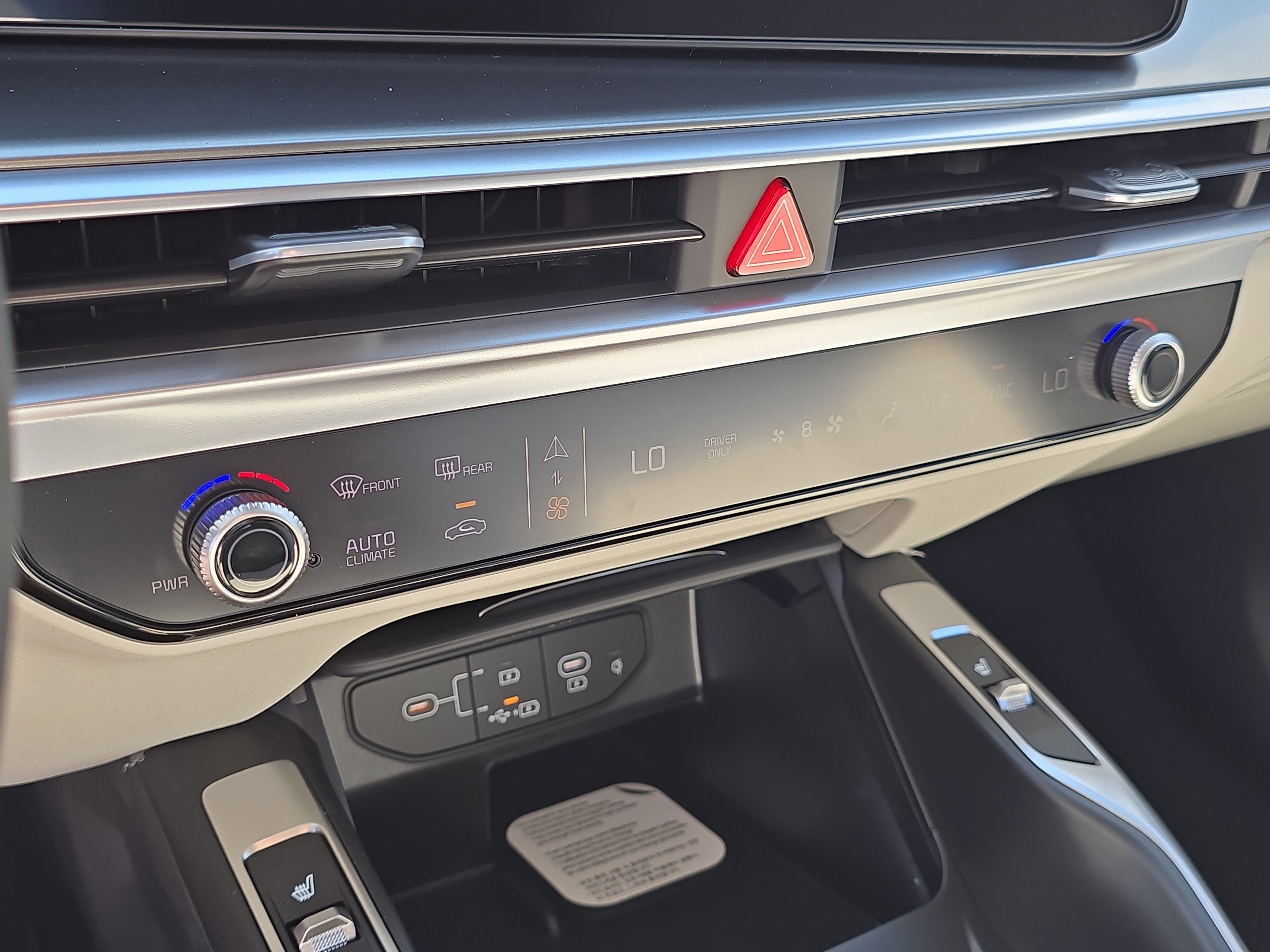 New 2026 Snow White Pearl Kia EX AWD image 25