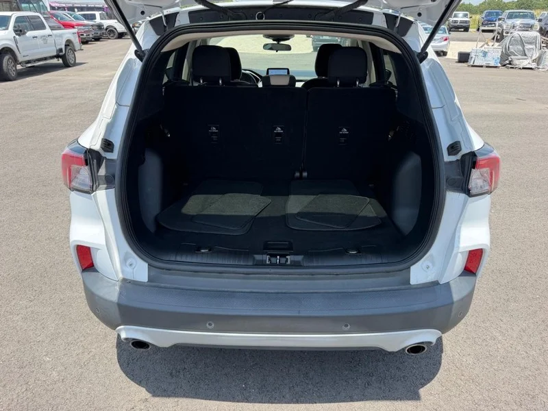 Certified Used 2020 Oxford White Ford SE image 7