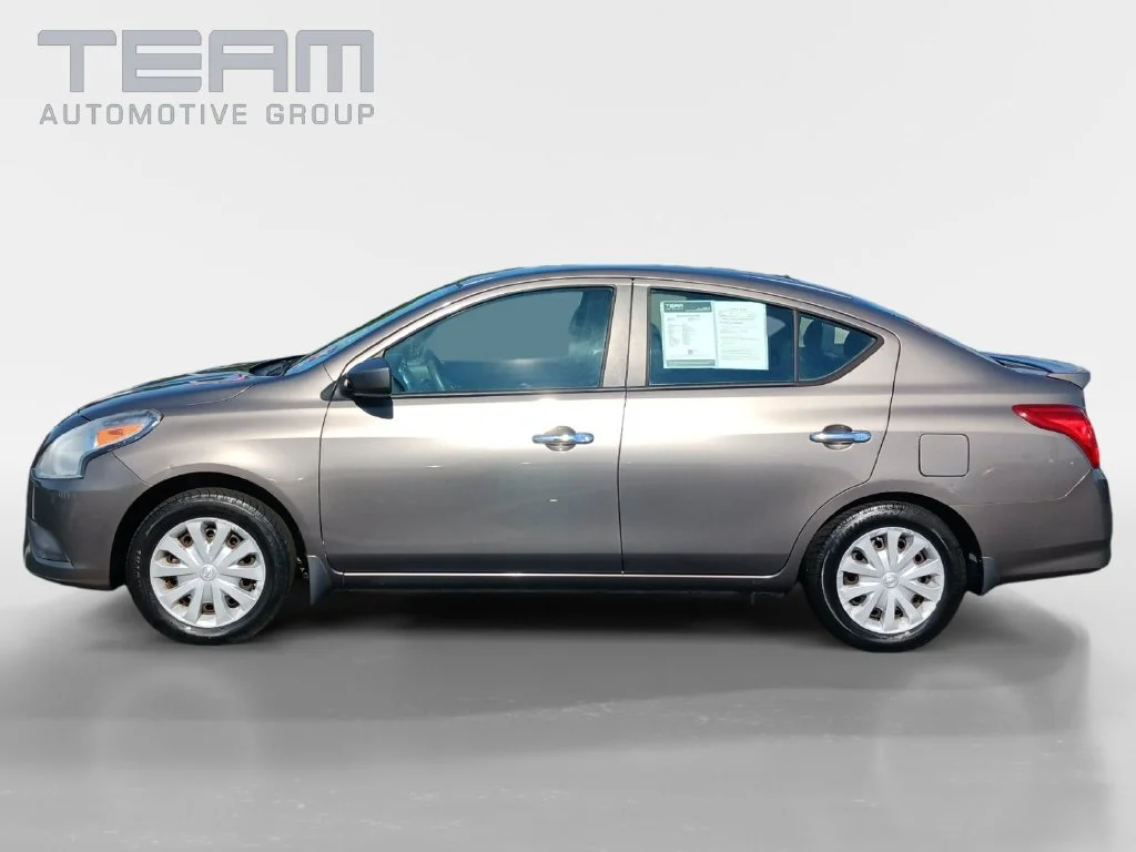 Used 2015 Silver Nissan 1.6 SV image 4
