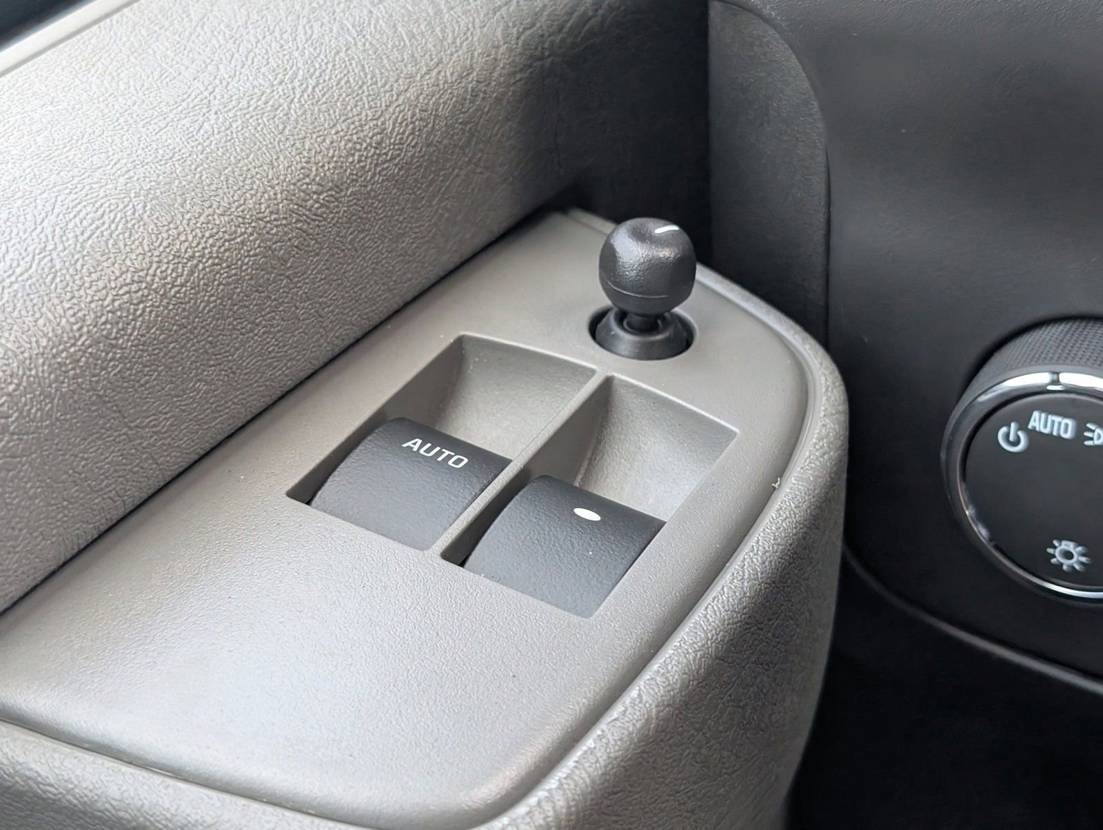 2025 Chevrolet Express Cargo Work Van - Photo 12