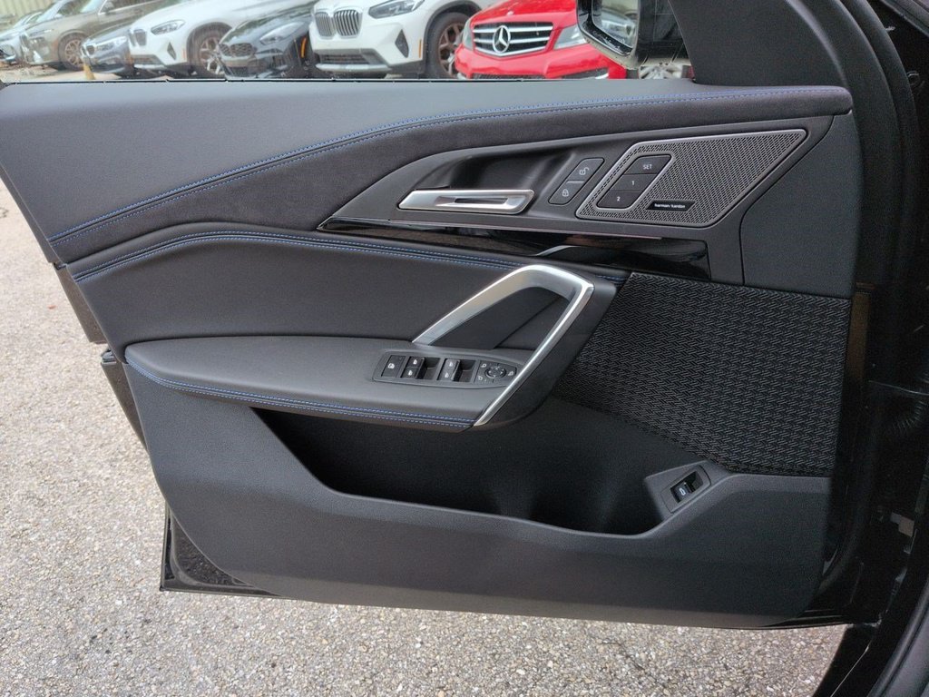 New 2027 Black Sapphire Metallic BMW xDrive28i image 31