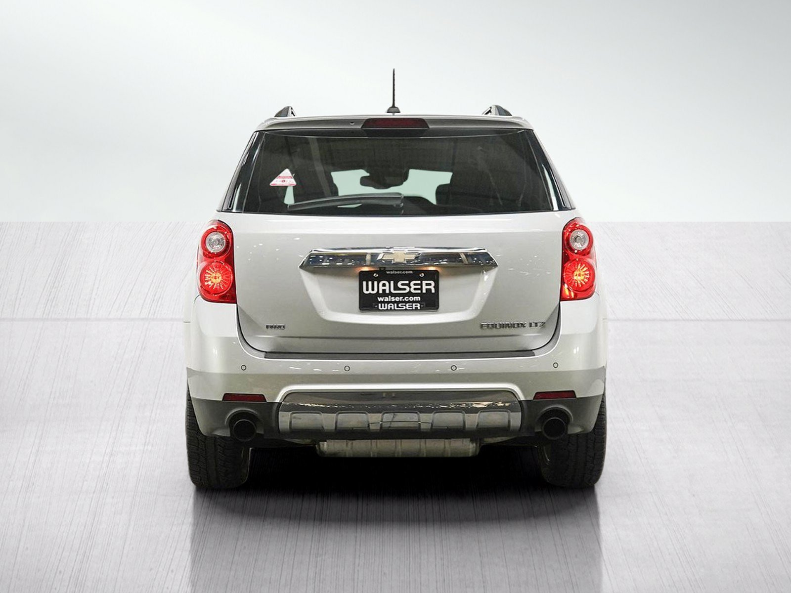 Used 2015 Silver Ice Metallic Chevrolet Ltz image 4