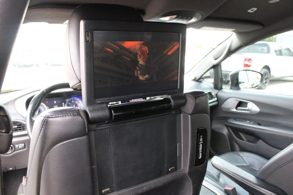 Used 2019 Black Chrysler Touring L Plus image 22