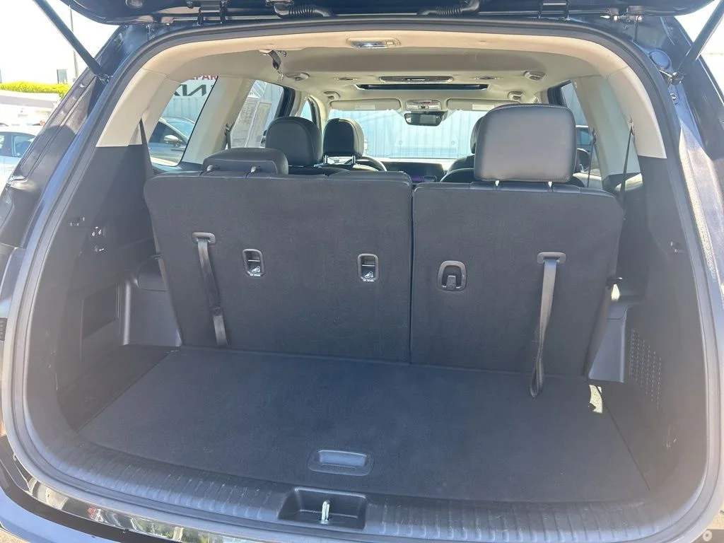 Used 2024 Black Kia S image 21