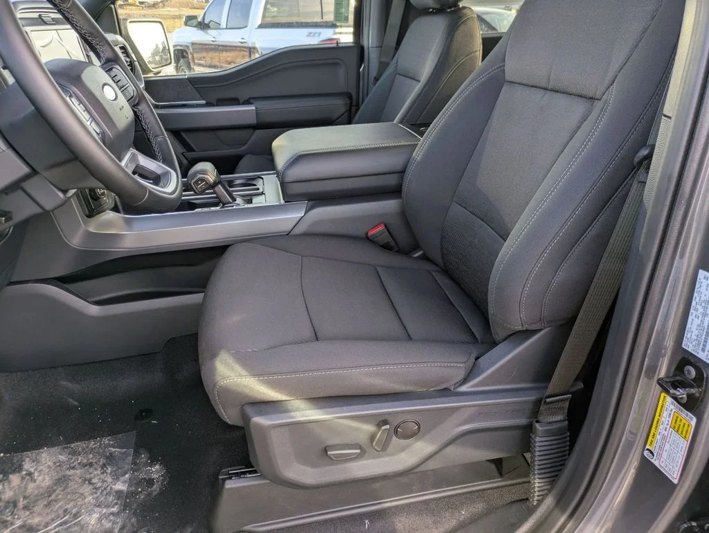 New 2026 Carbonized Gray Metallic Ford XLT image 22