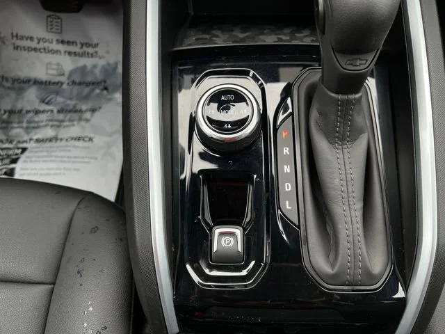 Used 2024 Summit White Chevrolet Trail Boss image 30