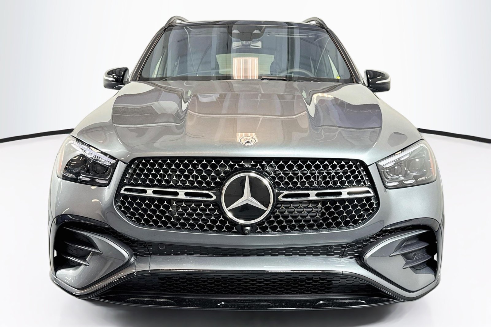New 2026 Selenite Grey Metallic Mercedes-Benz GLE 580 image 2
