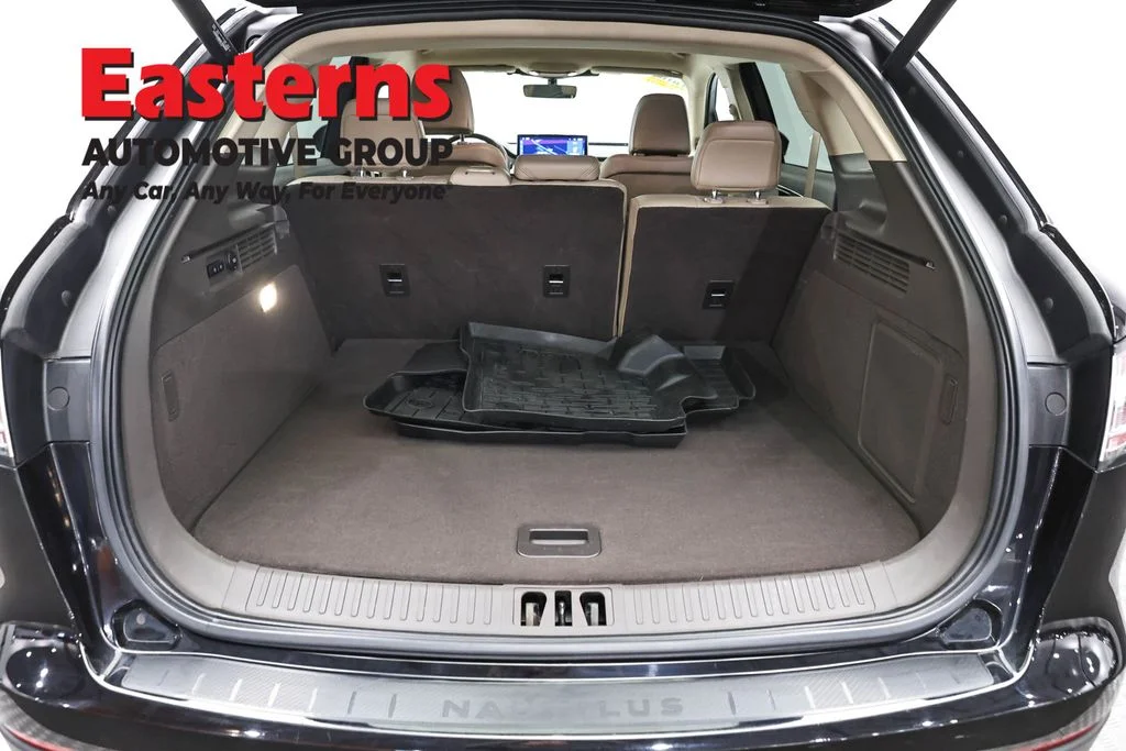 Used 2022 Black Lincoln Standard image 9