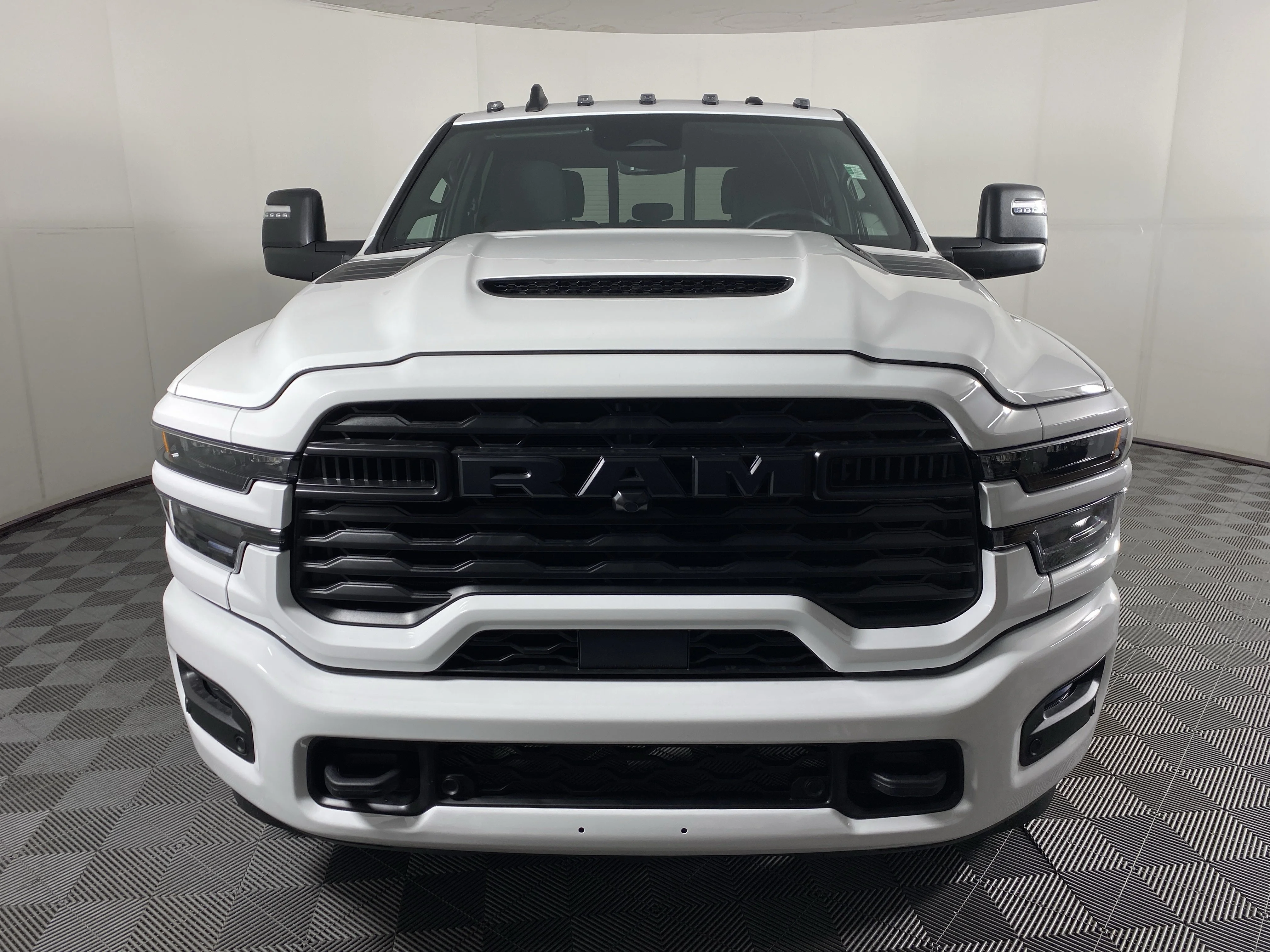 New 2026 Bright White Clearcoat RAM Tradesman image 10