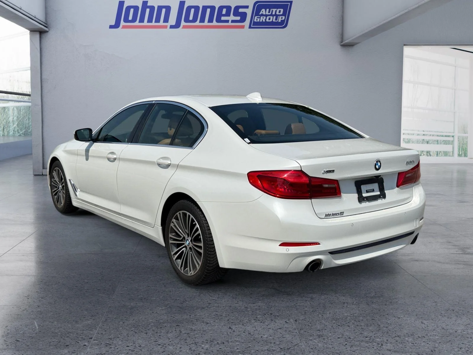 Used 2020 Mineral White Metallic BMW 530i xDrive image 3