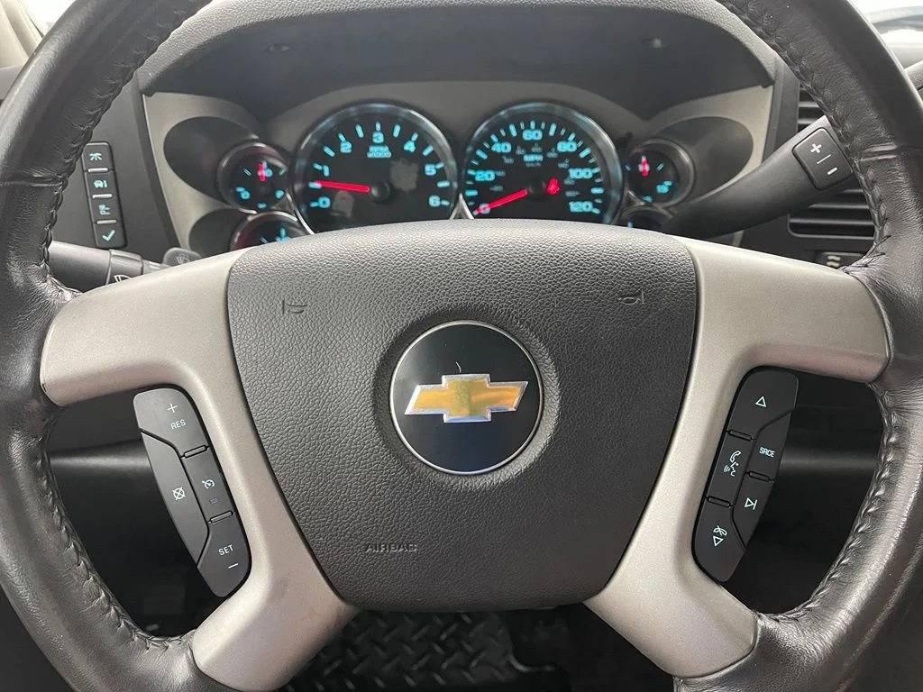 Used 2010 TAUPE GRAY METALLIC Chevrolet LT image 17