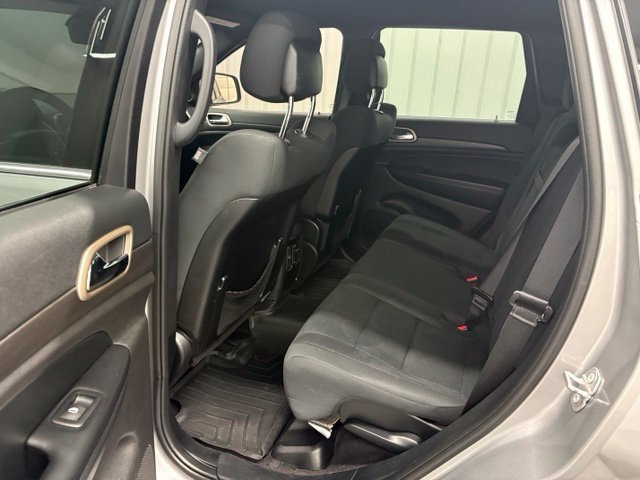 Used 2016 Silver Jeep Laredo image 9