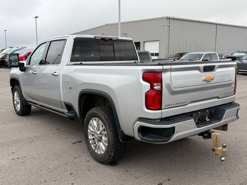 Used 2022 Silver Ice Metallic Chevrolet High Country image 18