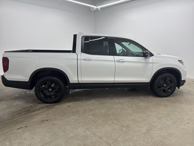 New 2026 Platinum White Pearl Honda Black Edition image 4