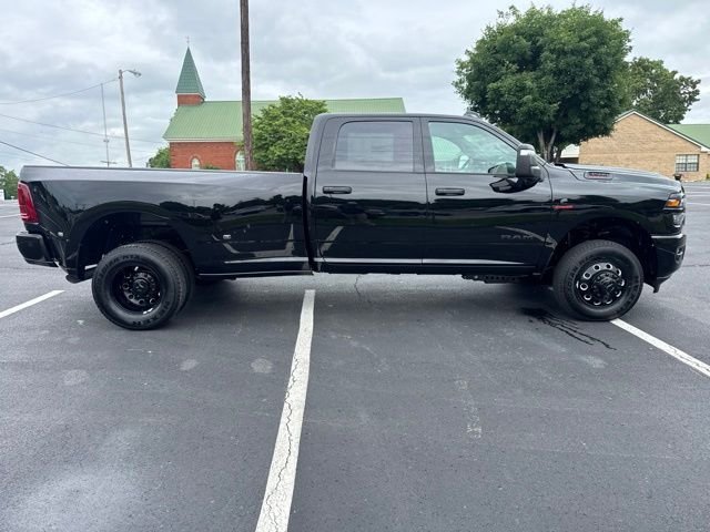New 2026 Diamond Black Crystal Pearl-Coat Exterior Paint RAM Big Horn image 8