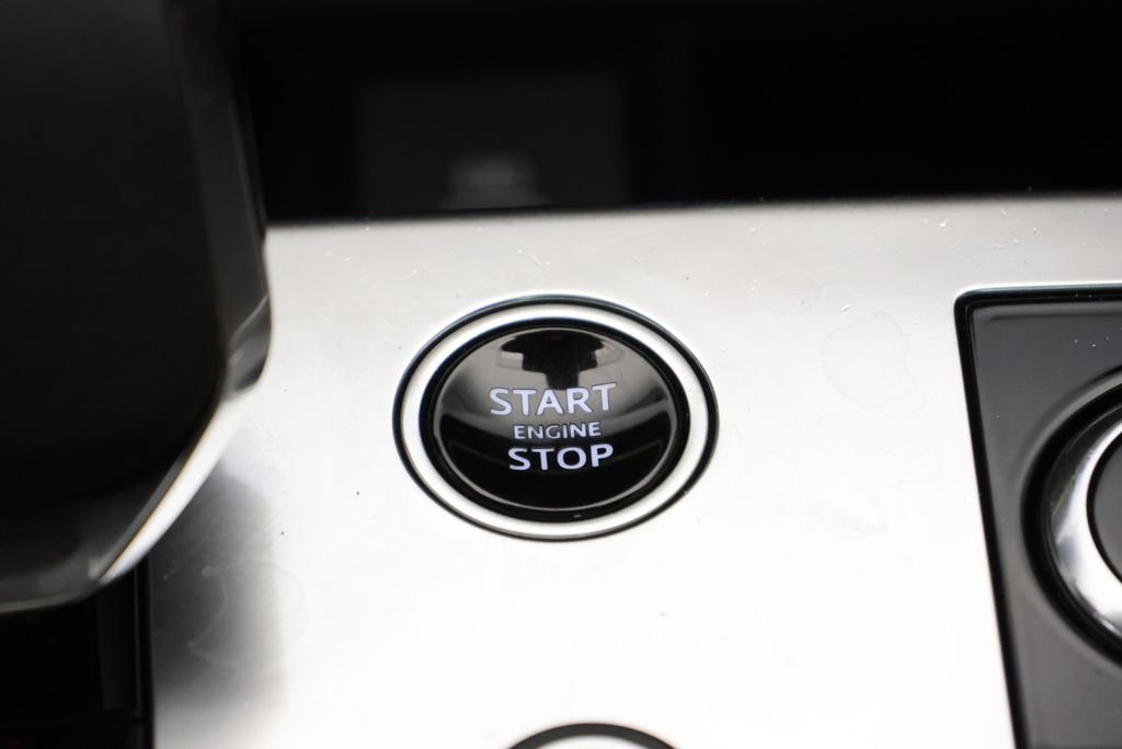 Used 2023 Portofino Blue Metallic Land Rover Autobiography image 25