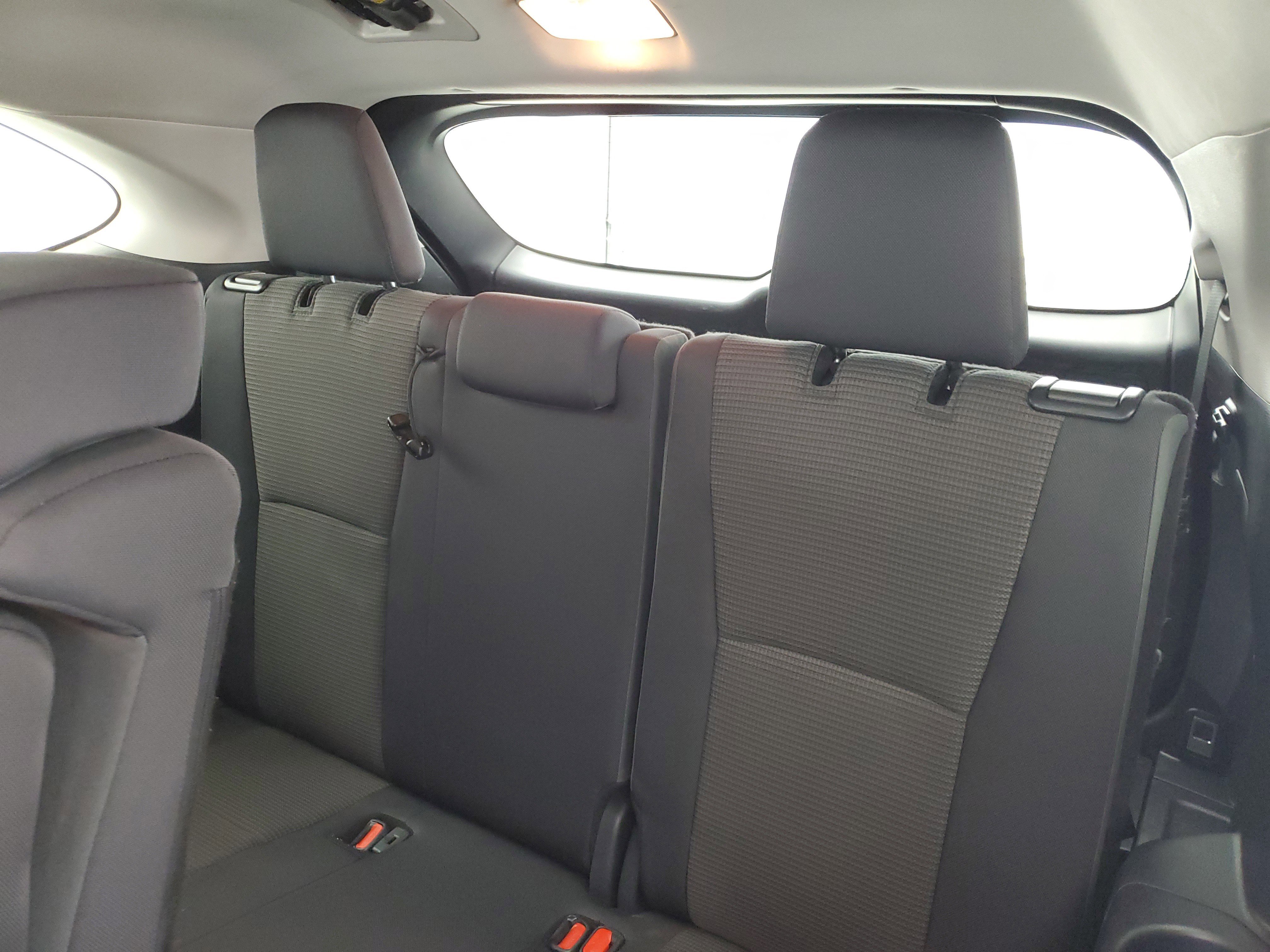 2024 Toyota Highlander LE - Photo 14