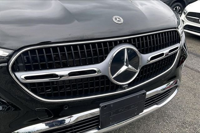 Certified Used 2026 Black Mercedes-Benz GLC 300 image 27